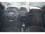 Peugeot 2008 1.2 PureTech GT Pack | Adaptive Cruise control | Stoelverwarming | Schuif/Kantel Dak | Navi by App | Dodehoek detectie | DAB | Achteruitrijcamera | Full-Led | Leder/Alcantara bekleding | LMV 18" |