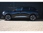 Peugeot 2008 1.2 PureTech GT Pack | Adaptive Cruise control | Stoelverwarming | Schuif/Kantel Dak | Navi by App | Dodehoek detectie | DAB | Achteruitrijcamera | Full-Led | Leder/Alcantara bekleding | LMV 18" |