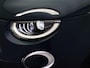 Fiat 500C 500e 42 kWh La Prima | WORDT VERWACHT | APPLE CARPLAY | ANDROID AUTO | ACHTERUITRIJCAMERA | STOELVERWARMING | NAVIGATIE | CRUISE CONTROL | CLIMATE CONTROL | LEDER | LED VERLICHTING | LICHTMETALEN VELGEN |
