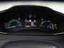 Peugeot 208 1.2 Hybrid 110 e-DCS6 Sport Style Automaat (APPLE CARPLAY, NAVIGATIE, PARKEERSENSOREN, SPORTSTOELEN, LANE ASSIST, CRUISE, NIEUWSTAAT)