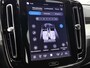 Volvo XC40 2.0 B4 Plus Dark | Trekhaak | Stoel + Stuurverwarming | All-season banden |