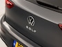 Volkswagen Golf 1.5 TSI Sport 150Pk Automaat (APPLE CARPLAY, GROOT NAVI, STUUR/STOELVERWARMING, SPORTSTOELEN, GETINT GLAS, SFEERVERLICHTING, KEYLESS, NIEUWSTAAT)