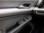 Volkswagen Golf 1.5 TSI Sport 150Pk Automaat (APPLE CARPLAY, GROOT NAVI, STUUR/STOELVERWARMING, SPORTSTOELEN, GETINT GLAS, SFEERVERLICHTING, KEYLESS, NIEUWSTAAT)