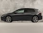 Volkswagen Golf 1.5 TSI Sport 150Pk Automaat (APPLE CARPLAY, GROOT NAVI, STUUR/STOELVERWARMING, SPORTSTOELEN, GETINT GLAS, SFEERVERLICHTING, KEYLESS, NIEUWSTAAT)