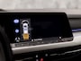 Volkswagen Golf 1.5 TSI Sport 150Pk Automaat (APPLE CARPLAY, GROOT NAVI, STUUR/STOELVERWARMING, SPORTSTOELEN, GETINT GLAS, SFEERVERLICHTING, KEYLESS, NIEUWSTAAT)