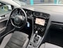 Volkswagen Golf 1.5 TSI R-Line Highline DSG LED, Navi, Massage, PDC, 17Inch