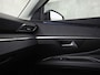 Peugeot 3008 1.6 HYbrid 225 Allure Blacksport 225Pk Automaat (APPLE CARPLAY, SOH 94,7%, BLACK PACK, GROOT NAVI, 360 CAMERA, SPORTSTOELEN, KEYLESS, LANE ASSIST, NIEUWE APK, NIEUWSTAAT)