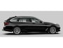BMW 5-Serie Touring 530e Trekhaak - Panoramadak - Driving Assistant Professional - Head up - Elektrisch verwarmde voorstoelen - BMW Laserlight - Parking Assistant Plus - High Beam Assistant -