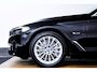 BMW 5-Serie Touring 530e Driving Assistant Professional - Hifi - Parking Assistant - Getinte Ruiten - Sportstoelen - Elektrisch verwarmde voorstoelen -