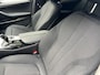 BMW 5-Serie Touring 530e Business Edition Plus / Dealer Onderhouden / Head- Up Display / Stoelverwarming / Achteruitrijcamera / 1.700 kg trekgewicht / Navigatie / Apple Carplay & Android Auto / Climate Control / 18"LM Velgen /