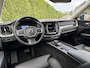 Volvo XC60 B4 Momentum Pro Leder | Trekhaak | Bliss | Keyless | Elektrische stoelen | Cruise control |