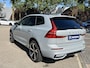 Volvo XC60 2.0 T8 Plug-in hybrid AWD Plus Dark VAN: 54.900,- VOOR: 51.440,- UW HERFSTVOORDEEL: 3.460,-| RECENT ONDERHOUD GEHAD| PANO| HUD| 360 CAMERA| ELEK. STOELEN + MEMORY| UNIEKE KLEUR!| HARMAN KARDON| VAPOUR GREY