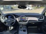 Volvo XC60 2.0 T8 Plug-in hybrid AWD Plus Dark VAN: 54.900,- VOOR: 51.440,- UW HERFSTVOORDEEL: 3.460,-| RECENT ONDERHOUD GEHAD| PANO| HUD| 360 CAMERA| ELEK. STOELEN + MEMORY| UNIEKE KLEUR!| HARMAN KARDON| VAPOUR GREY