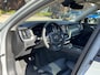 Volvo XC60 2.0 T8 Plug-in hybrid AWD Plus Dark VAN: 54.900,- VOOR: 51.440,- UW HERFSTVOORDEEL: 3.460,-| RECENT ONDERHOUD GEHAD| PANO| HUD| 360 CAMERA| ELEK. STOELEN + MEMORY| UNIEKE KLEUR!| HARMAN KARDON| VAPOUR GREY