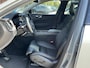 Volvo XC60 2.0 T8 Plug-in hybrid AWD Plus Dark VAN: 54.900,- VOOR: 51.440,- UW HERFSTVOORDEEL: 3.460,-| RECENT ONDERHOUD GEHAD| PANO| HUD| 360 CAMERA| ELEK. STOELEN + MEMORY| UNIEKE KLEUR!| HARMAN KARDON| VAPOUR GREY