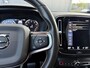 Volvo XC40 1.5 T3 Inscription / Elektrische Wegklapbare Trekhaak ( 1600 KG Trekgewicht) / Stoelverwarming / Schuif Kantel Dak / Elektrische Achterklep / Apple Carplay