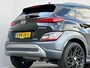Hyundai Kona 1.6 GDI HEV Premium / Fabrieksgarantie t/m 09-2027 / Stoelverwarming / Lederen bekleding / Achteruitrijcamera / Apple CarPlay/Android Auto / Navigatiesysteem / Elektrische Stoelen / Keyless Entry/Start / Draadloze Telefoonlader /