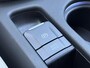 Hyundai Kona 1.6 GDI HEV Premium / Fabrieksgarantie t/m 09-2027 / Stoelverwarming / Lederen bekleding / Achteruitrijcamera / Apple CarPlay/Android Auto / Navigatiesysteem / Elektrische Stoelen / Keyless Entry/Start / Draadloze Telefoonlader /