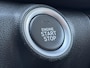 Hyundai Kona 1.6 GDI HEV Premium / Fabrieksgarantie t/m 09-2027 / Stoelverwarming / Lederen bekleding / Achteruitrijcamera / Apple CarPlay/Android Auto / Navigatiesysteem / Elektrische Stoelen / Keyless Entry/Start / Draadloze Telefoonlader /