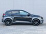 Hyundai Kona 1.6 GDI HEV Premium / Fabrieksgarantie t/m 09-2027 / Stoelverwarming / Lederen bekleding / Achteruitrijcamera / Apple CarPlay/Android Auto / Navigatiesysteem / Elektrische Stoelen / Keyless Entry/Start / Draadloze Telefoonlader /