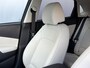 Hyundai Kona 1.6 GDI HEV Premium / Fabrieksgarantie t/m 09-2027 / Stoelverwarming / Lederen bekleding / Achteruitrijcamera / Apple CarPlay/Android Auto / Navigatiesysteem / Elektrische Stoelen / Keyless Entry/Start / Draadloze Telefoonlader /