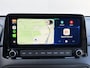 Hyundai Kona 1.6 GDI HEV Premium / Fabrieksgarantie t/m 09-2027 / Stoelverwarming / Lederen bekleding / Achteruitrijcamera / Apple CarPlay/Android Auto / Navigatiesysteem / Elektrische Stoelen / Keyless Entry/Start / Draadloze Telefoonlader /