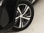 Peugeot 3008 1.6 HYbrid 225 Allure Sport 225Pk Automaat (APPLE CARPLAY, GROOT NAVI, 360 CAMERA, LEDER, SPORTSTOELEN, ZWART HEMEL, KEYLESS, GETINT GLAS, NIEUWSTAAT)