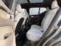 Volvo EX40 Single Motor Extended Range Ultra Europa 82 kWh | 45th Anniversary Edition | Panoramisch schuif-/ kanteldak | Harman Kardon | Elektrisch verstelbare voorstoelen met geheugen functie | 5 jaar garantie - (2 jaar extra fabrieksgarantie) | 20 inch lichtmetalen velgen | Extra getint glas achter | Verwarmde voorstoelen en stuurwiel | Pilot assist | Adaptieve cruise control