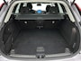Volvo XC60 2.0 T6 Plug-in hybrid AWD Ultra Dark | Luchtvering | Panoramadak | 360-Camera | Trekhaak | H&K |