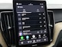 Volvo XC60 2.0 T6 Plug-in hybrid AWD Ultra Dark | Luchtvering | Panoramadak | 360-Camera | Trekhaak | H&K |