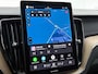 Volvo XC60 2.0 T6 Plug-in hybrid AWD Ultra Dark | Luchtvering | Panoramadak | 360-Camera | Trekhaak | H&K |