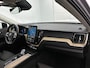 Volvo XC60 2.0 T6 Plug-in hybrid AWD Ultra Dark | Luchtvering | Panoramadak | 360-Camera | Trekhaak | H&K |