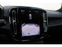 Volvo EX40 Single Motor Extended Range Plus 82 kWh | Trekhaak | Verwarmbare voorstoelen en stuurwiel | Keyless | Apple carplay/Android auto | Adaptieve cruise control | Warmtepomp