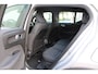 Volvo EX40 Single Motor Extended Range Plus 82 kWh | Trekhaak | Verwarmbare voorstoelen en stuurwiel | Keyless | Apple carplay/Android auto | Adaptieve cruise control | Warmtepomp