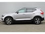 Volvo XC40 B4 Plus Dark | Trekhaak | Panoramadak | Trekhaak | Verwarmbare voorstoelen en stuurwiel | Head-up display | Premium audio by Harman Kardon | Apple carplay/Android auto | Keyless |