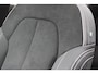 Volvo XC40 B4 Plus Dark | Trekhaak | Panoramadak | Trekhaak | Verwarmbare voorstoelen en stuurwiel | Head-up display | Premium audio by Harman Kardon | Apple carplay/Android auto | Keyless |