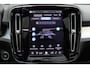 Volvo XC40 B4 Plus Dark | Trekhaak | Panoramadak | Trekhaak | Verwarmbare voorstoelen en stuurwiel | Head-up display | Premium audio by Harman Kardon | Apple carplay/Android auto | Keyless |