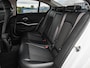 BMW 3-Serie 318d High Executive Shadow Edition | Sport Line | LED | Ambient Light | Navigatie | Trekhaak | 18"