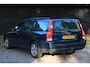 Volvo V70 2.5 T Automaat Momentum Parkeersensor/Stoelverwarming/Half-Leer/Apk 09-2027
