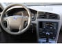 Volvo V70 2.5 T Automaat Momentum Parkeersensor/Stoelverwarming/Half-Leer/Apk 09-2027