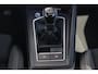 Volkswagen Golf 1.0 TSI Life Trekhaak LMV Sportstoelen LED Navigatie Achteruitrijcamera Carplay Android Sfeerverlichting ErgoComfort