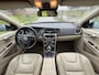 Volvo V60 2.0 T5 Kinetic RIEM V.V. | ADAPT. CRUISE | TREKHAAK | D-O | NAVIGATIE | LEER | NL-AUTO