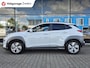 Hyundai Kona Electric EV Premium 64 kWh|SOH 95% |Warmtepomp | Navi| Head Up|Stoel/Stuurwielverwaming