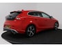 Volvo V40 2.0 T4 Business Sport (STOELVERWARMING, CRUISE CONTROL, NAVIGATIE, PARKEERSENSOREN)