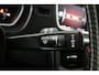 Volvo V40 2.0 T4 Business Sport (STOELVERWARMING, CRUISE CONTROL, NAVIGATIE, PARKEERSENSOREN)