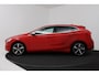 Volvo V40 2.0 T4 Business Sport (STOELVERWARMING, CRUISE CONTROL, NAVIGATIE, PARKEERSENSOREN)