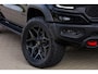 Dodge Ram TRX HELLCAT | 6.2 V8 712PK SUPERCHARGER | RODE STIKSELS | FULLY LOADED | CARBON | CREW CAB | DUBBELE CABINE | 5 PERSOONS | De specialist in Amerikaanse pick‑ups in Nederland en Europa.