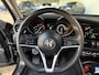 Alfa Romeo Giulia 2.0T Business | 91.000KM | Navi | Nieuwe Service & APK | Geen Afleverkosten |
