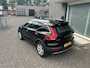 Volvo XC40 2.0 T4 MOMENTUM PRO GEARTRONIC