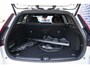 Volvo V60 2.0 T6 Recharge AWD R-Design | Trekhaak | Adaptieve Cruise Control | Koplampen adaptief | Stoel en Stuurverwarming | 19" | Harman & Kardon | Getint glas |